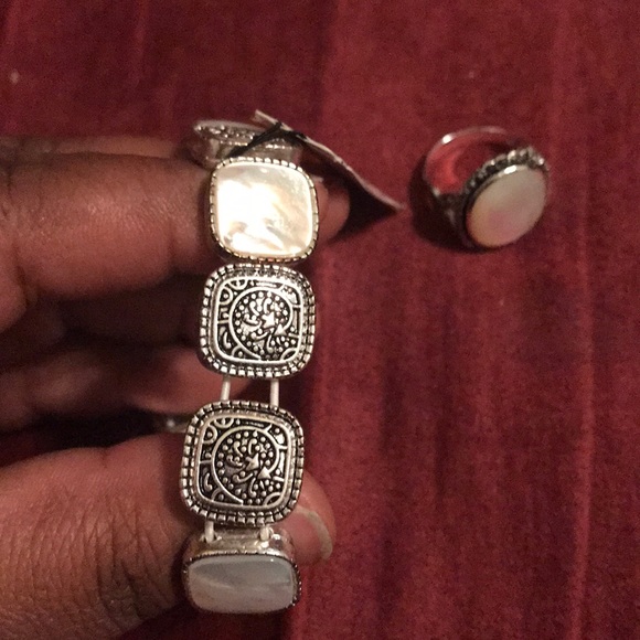 Mother of Pearl Ring & Bracelet Set - Picture 2 of 5